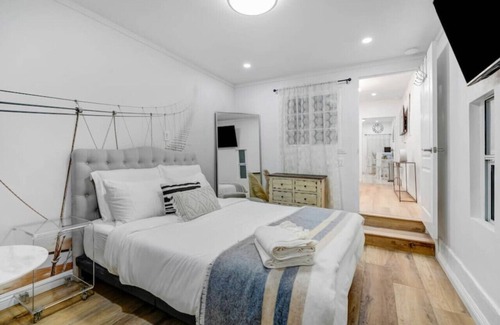 East Pasadena Apartment | The Cityscape Alley Nook