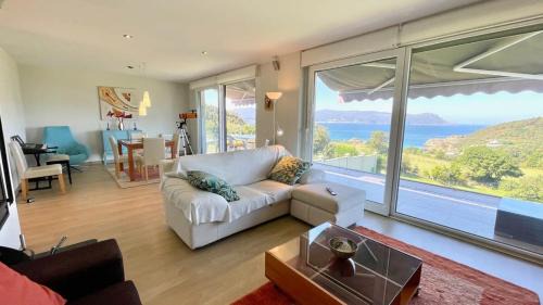 Ortigueira House | The Cliffs - Celtigos Blue Marine