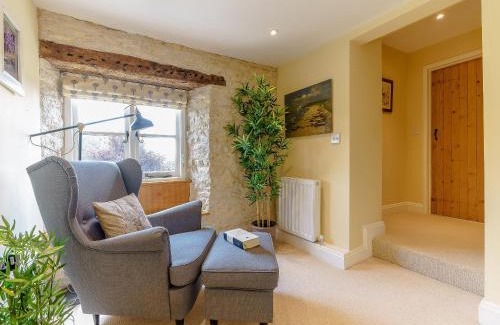 Stroud House | The Clock House