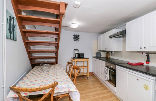 Swineford Cottage | THE COACH HOUSE, romantic, country holiday cottage in Bitton