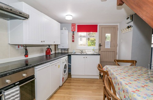 Swineford Cottage | THE COACH HOUSE, romantic, country holiday cottage in Bitton