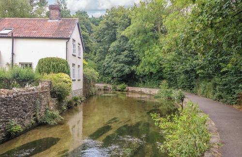 Godmanstone Cottage | The Coach House - Trinity Lodge