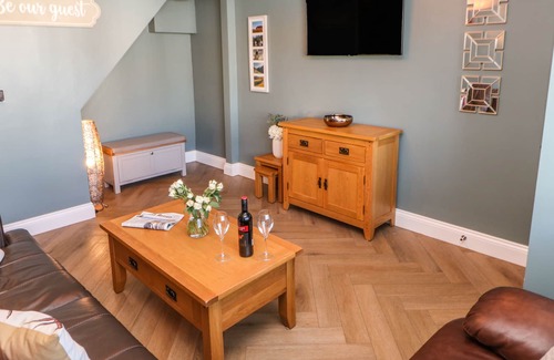 Barnard Castle House | THE COBBLERS, pet friendly, with open fire in Middleton-In-Teesdale