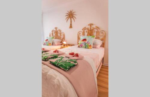 Burleigh Heads Apartment | The Coconut Crib- Waterfront Burleigh Beach