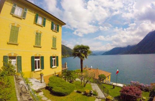 Argegno Apartment | The Comfort - Big Apartment in Villa with Garden and Terrace