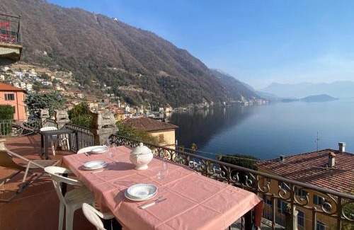 Argegno Apartment | The Comfort - Big Apartment in Villa with Garden and Terrace