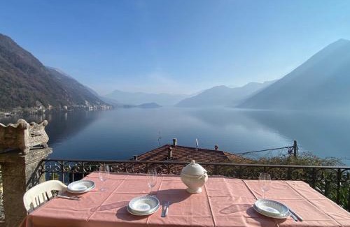 Argegno Apartment | The Comfort - Big Apartment in Villa with Garden and Terrace
