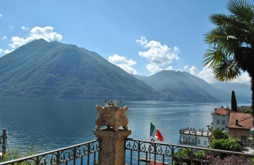 Argegno Apartment | The Comfort - Big Apartment in Villa with Garden and Terrace