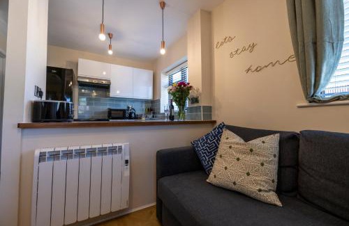 Hereford House | The Comfy House - Inc Free Parking, Smart TV, Full Kitchen, Washing machine - Winter Deal