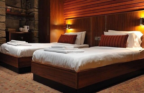 Wishaw Hotel | The Commercial Hotel