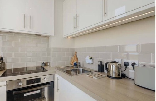 Littlestone-on-Sea Apartment | The Compact Coastal Crib - Direct Sea Views + Air con.