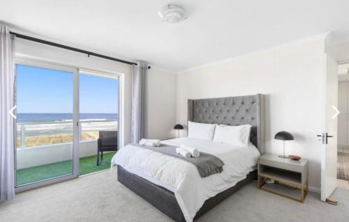 Bloubergstrand Apartment | The Continental Sea Spray