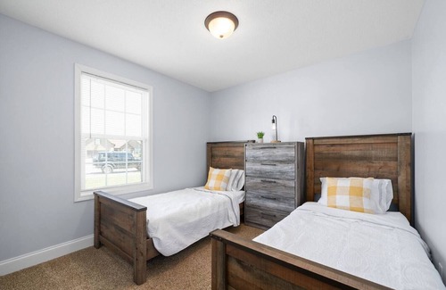 Clarksville House | The Convenient Cul-de-sac Home for 6