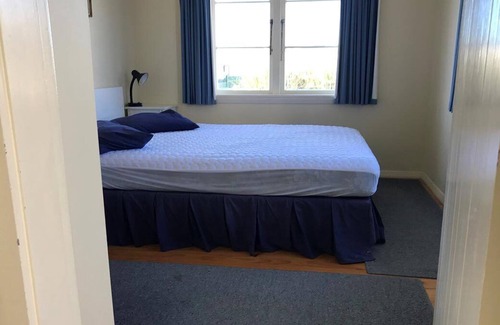 Castlepoint House | The Cook House At Castlepoint Beach - Group Accommodation -