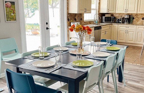 Sarasota Springs House | The Coral Cottage close to all that Sarasota has to offer