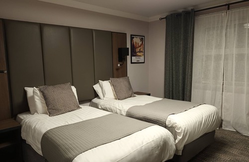 Leeds Hotel | The Corn Mill Lodge Hotel