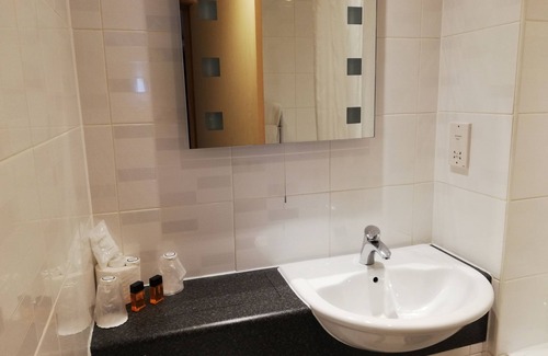 Leeds Hotel | The Corn Mill Lodge Hotel