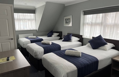 Horley Hotel | The Corner House Hotel Gatwick