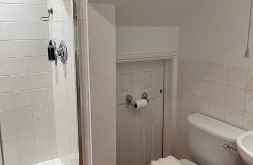 Horley Hotel | The Corner House Hotel Gatwick