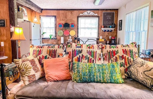 Montevallo House | The Cottage - 2 miles to I-65