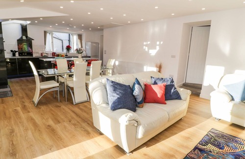 Tyn-y-Gongl Cottage | The Cottage at Cromlech Manor Farm