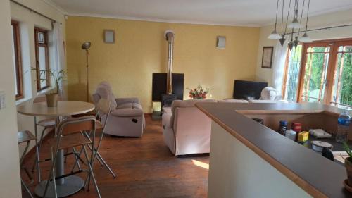 Somerset West Apartment | The Cottage, Heide Avenue