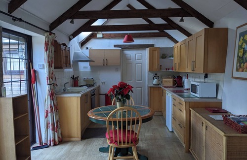 Mabe Cottage | THE COTTAGE, LITTLE TREMBROATH, romantic, with a garden in Stithians