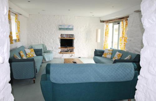 St Brides House | The Cottage @ Mill Haven place