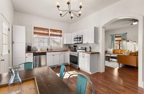 Simpsonville House | The Cotton Mill Cottage - charming 2 bedroom blocks from downtown Simpsonville