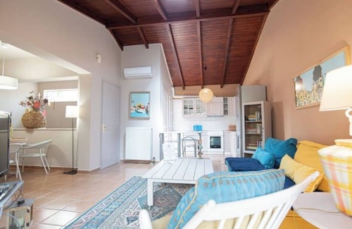 Kifisia Apartment | the Country ArtHS Retreatnn