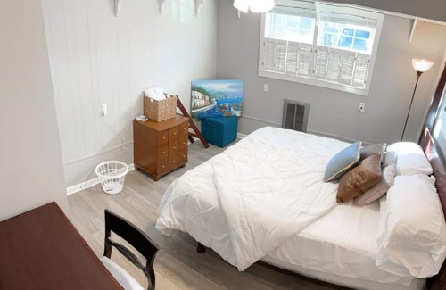 Cleveland House | The Courtyard near Lee University and Downtown