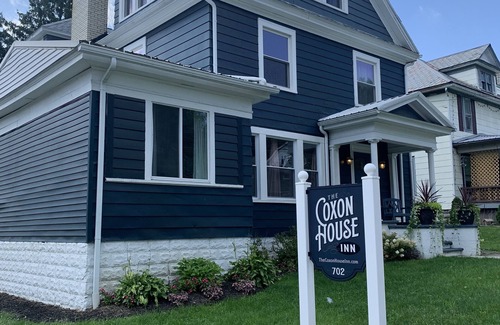 Wooster Apartment | The Coxon House Inn: 3rd floor apartment- The Writer’s Nook