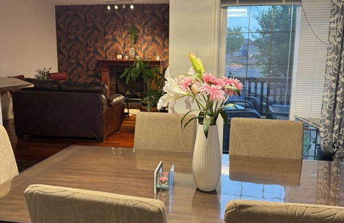 Evanston House | The Cozy 3 bedroom House + 2 Living Rooms +Game Room+2.5 Bath+ Central Heat & AC