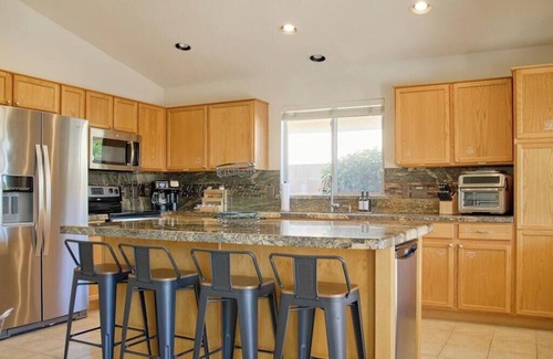 San Tan Valley House | The Cozy Cactus in San Tan Valley, POOL! Walk to golf course!