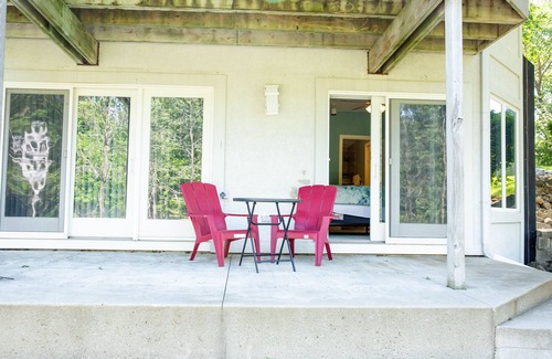 Caseville Condo | The Cozy Canal Condo