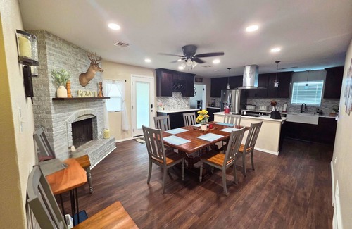 Bellmead House | The Cozy Corner - Pet friendly & 10 minutes from downtown, away from the traffic