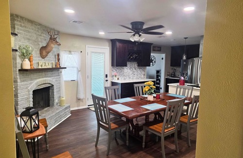 Bellmead House | The Cozy Corner - Pet friendly & 10 minutes from downtown, away from the traffic