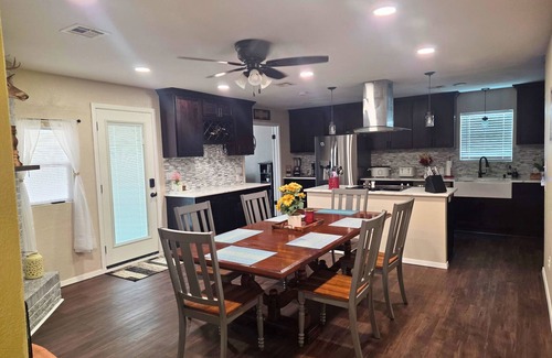 Bellmead House | The Cozy Corner - Pet friendly & 10 minutes from downtown, away from the traffic