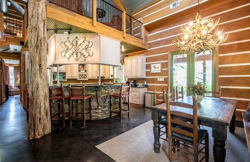 Batesville House | The CPL, Discounted rate for S. Carolina game!