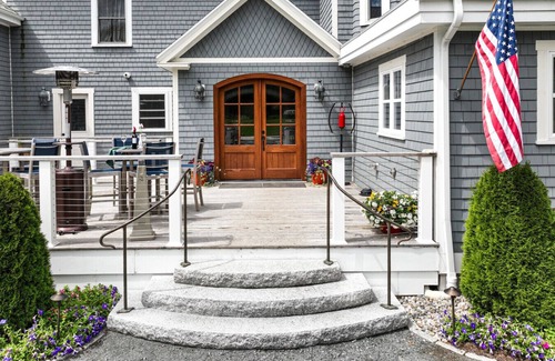 Hancock Point Bed & Breakfast | The Crocker House Country Inn (Rm 7)