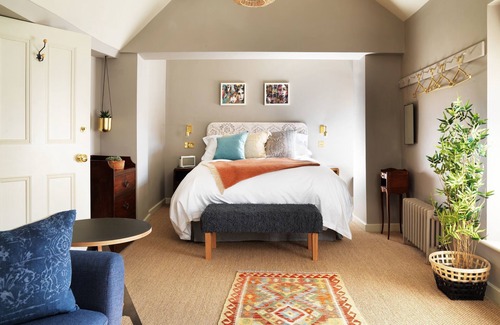 Woodstock Hotel | The Crown Inn
