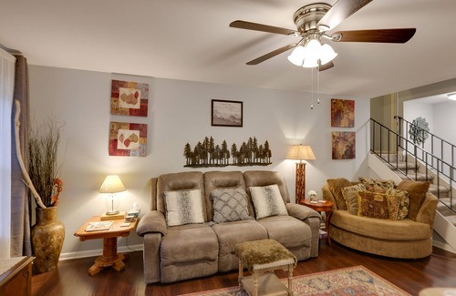 Hot Springs Village House | The Crystal House w/ Sunroom & Golf Green Views!