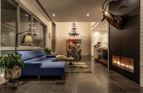 Newton Apartment | The Cube on Upper Queen St