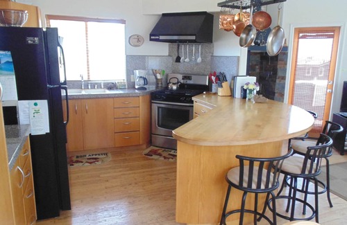 Marine Terrace House | The Cutest Beach House on Marine Terrace! Fabulous location!