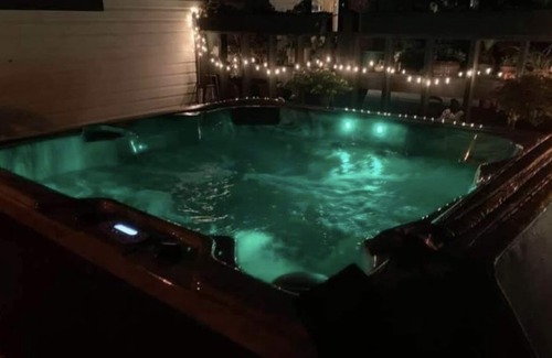 Cookeville House | The Dabbling Duck…Pet Friendly, Fenced Yard, Kayaking, Farm Stay, Hot Tub, Pond