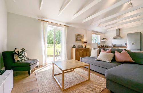 Chichester Cottage | The Dairy , Birdham - a barn conversion that sleeps 4 guests in 2 bedrooms