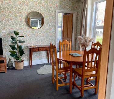 Cheddar Apartment | The Dairy Flat