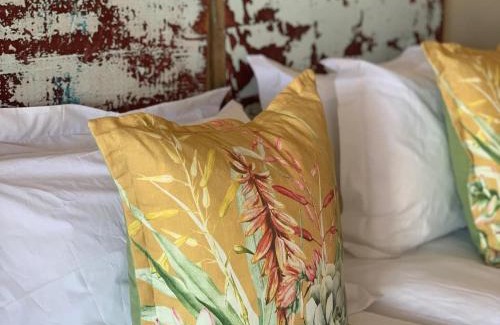 Khai-Ma House | The Damm House, Crystal View Vineyards