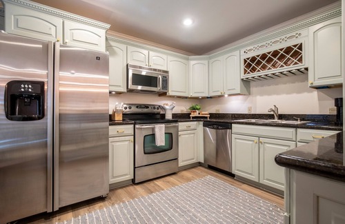 Oxford Condo | The Daniel, 2BR Condo by Velvet Ditch Villas