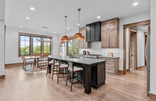 Banner Elk Cabin | The Dark Knight at Eagles Nest - hot tub - billiards- outdoor fireplace